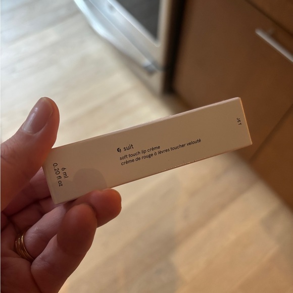 Glossier G Suit soft touch lip crème in jet - Picture 1 of 7